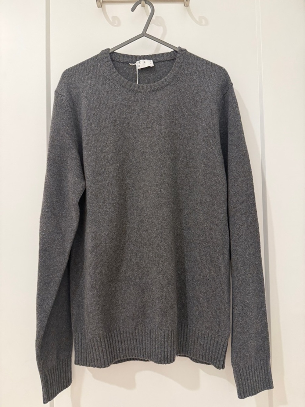 NWT ASKET Men's Classic Gray Cashmere Crewneck Sweater